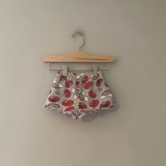 $6 ADD ON Sesame Street Elmo shorts 2T Zara H&M Old Navy Baby Gap Little Bipsy - Picture 1 of 2